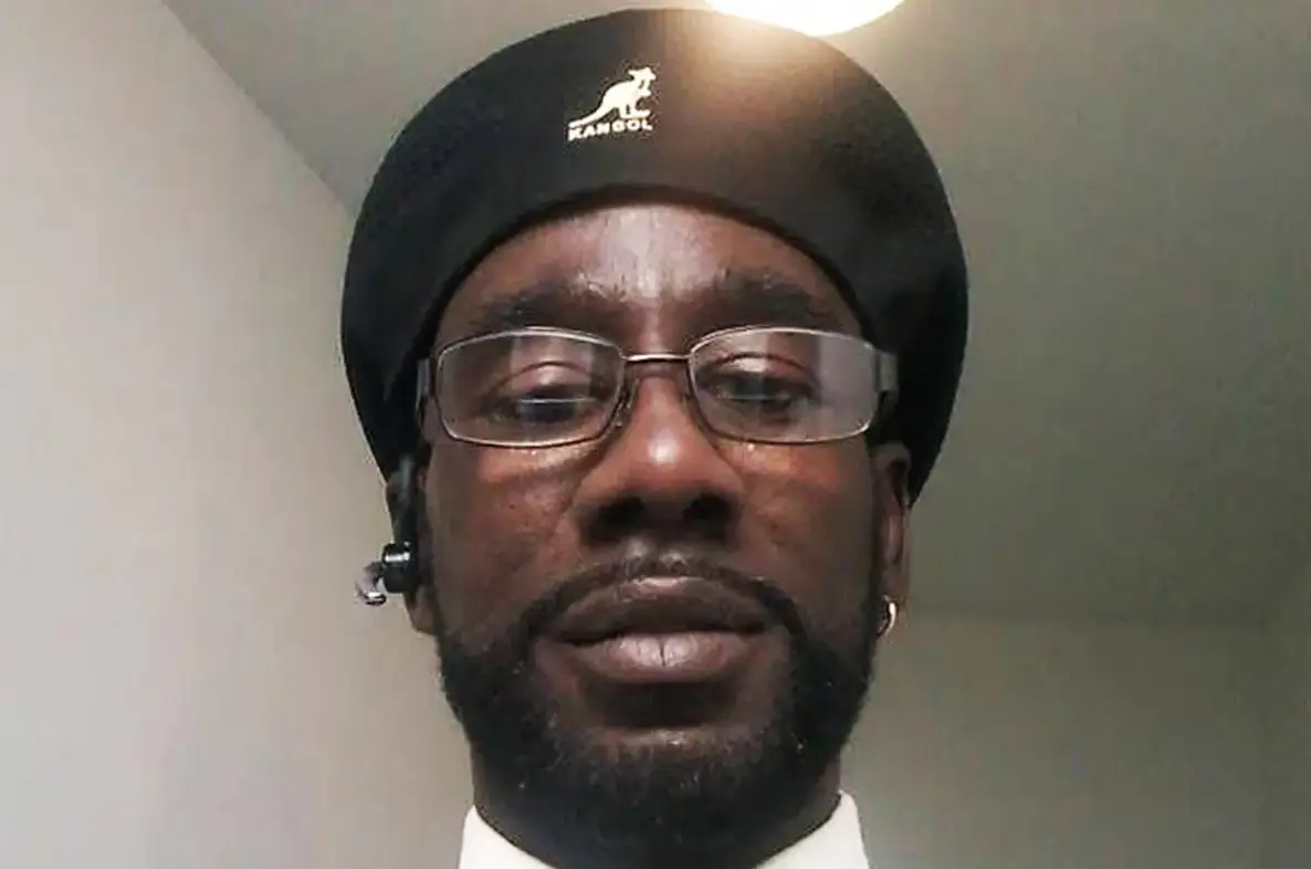 The New-Yorker was wearing a metal necklace (GoFundMe)