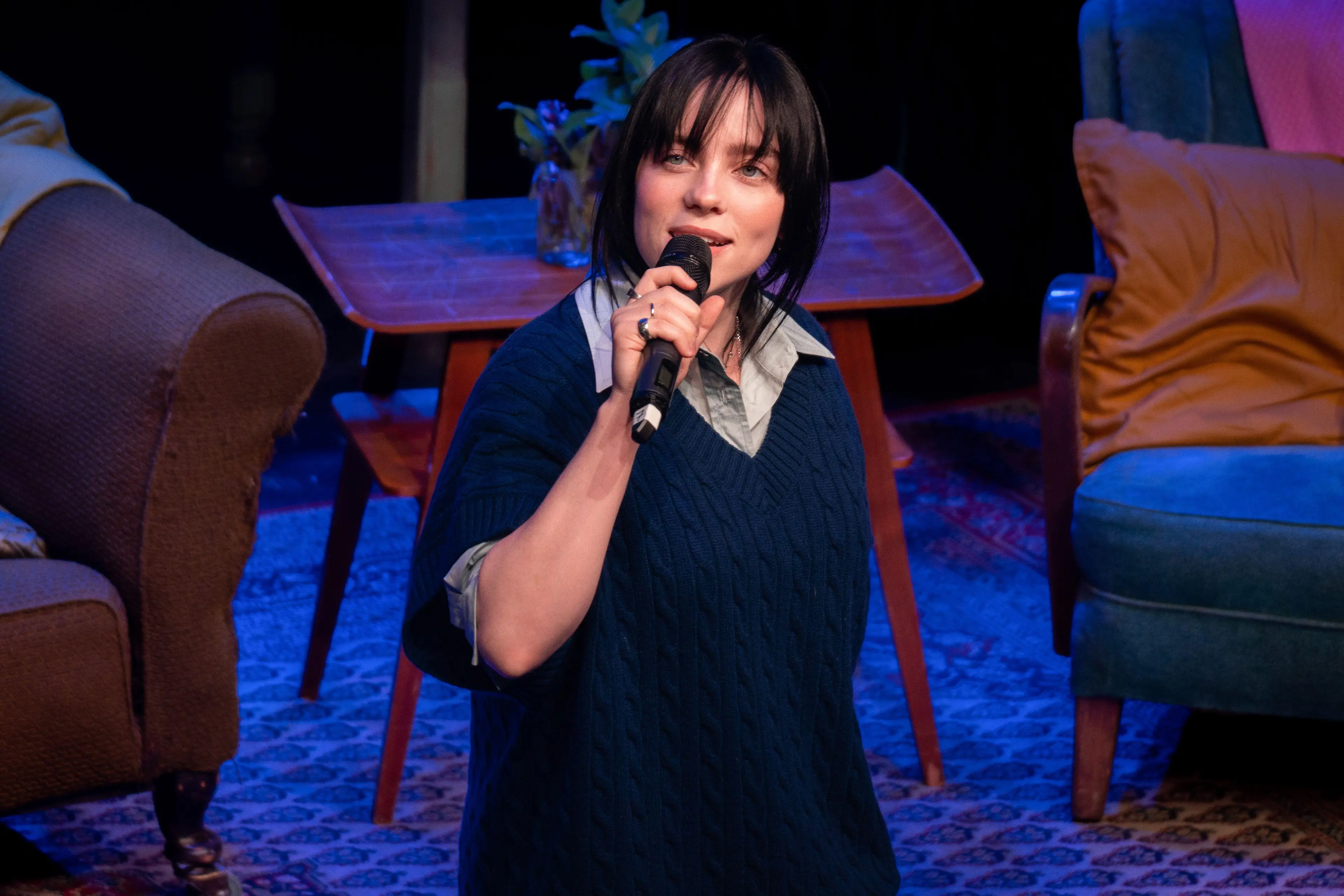 Billie Eilish says she's deleted social media apps off her phone.