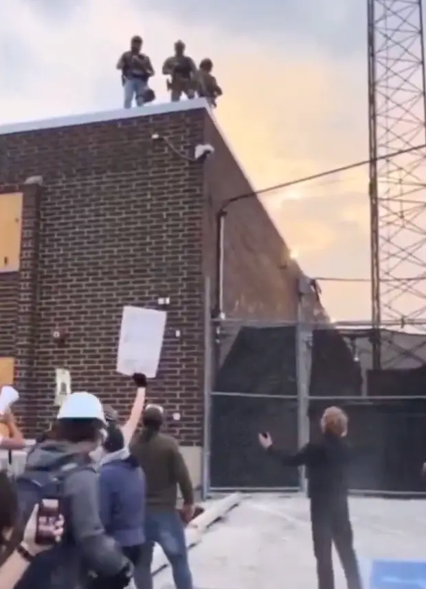 The pastor insisted he was praying for the officers and the detained (Aaron Reichlin-Melnick/Twitter)