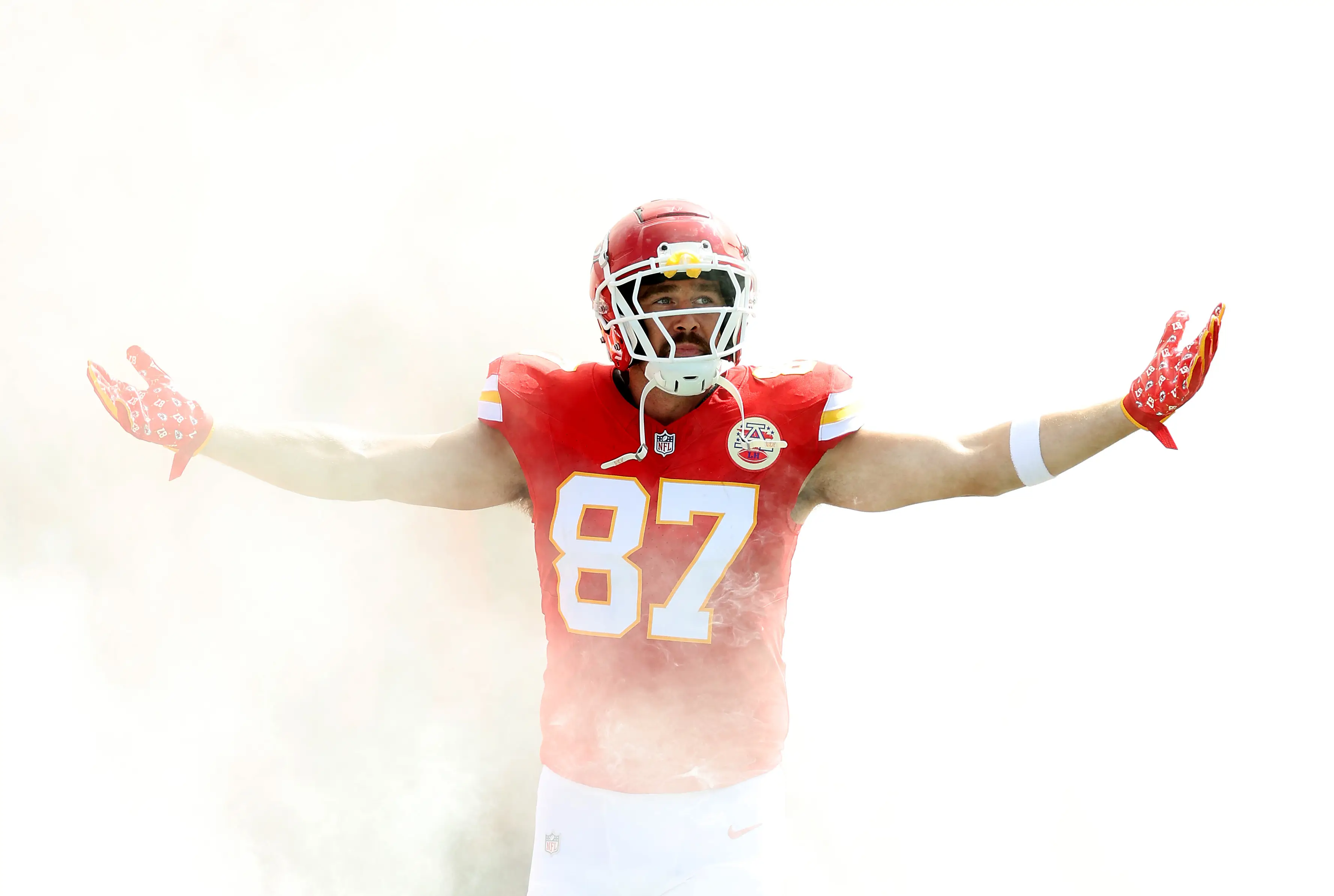 Kelce came out on the field to applause (Jamie Squire/Getty Images)