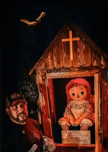 Dan and the doll on tour (dan_rivera_nespr/Instagram)