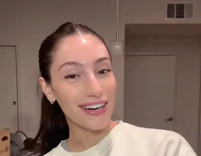 Julia regularly shares insights to her life. (TikTok/@juliapennachio)