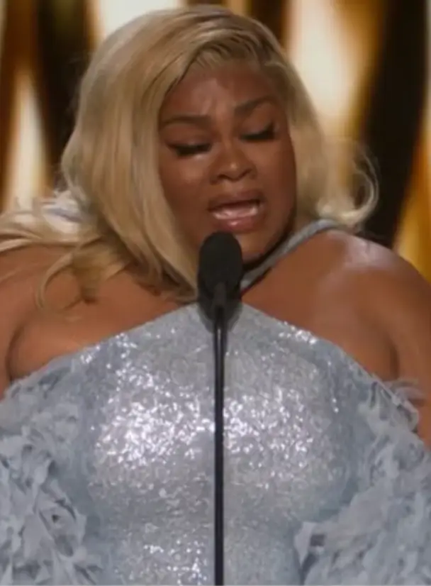 The actor tried to hold back tears while delivering her speech.