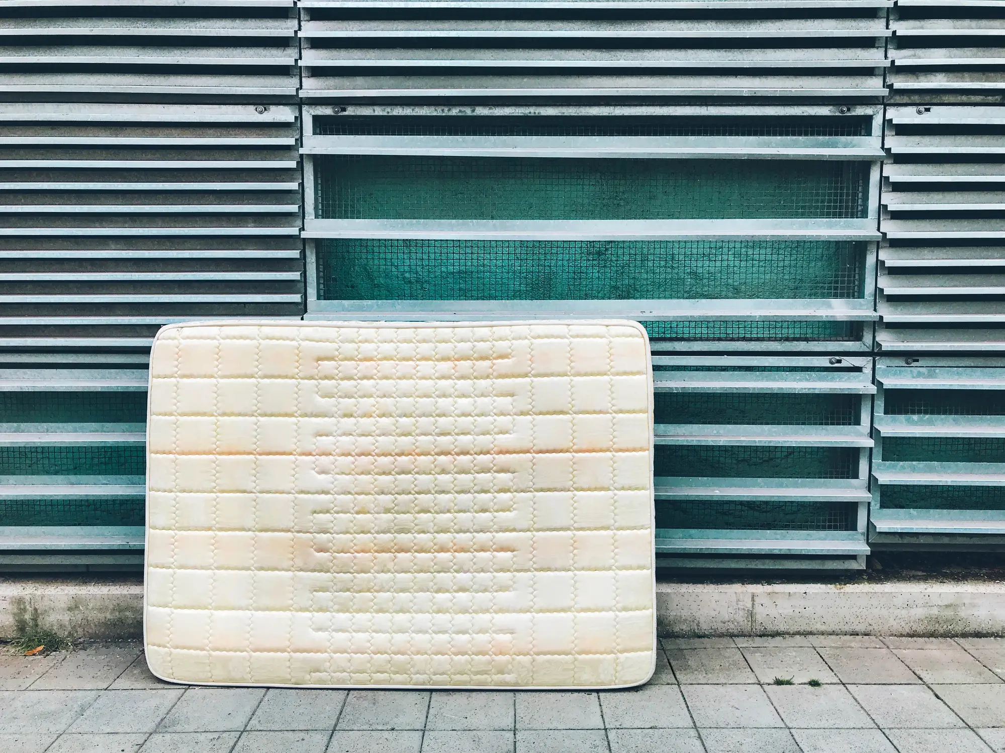 There are some tell-tale signs that it's time to throw your mattress away (Getty Stock Image)