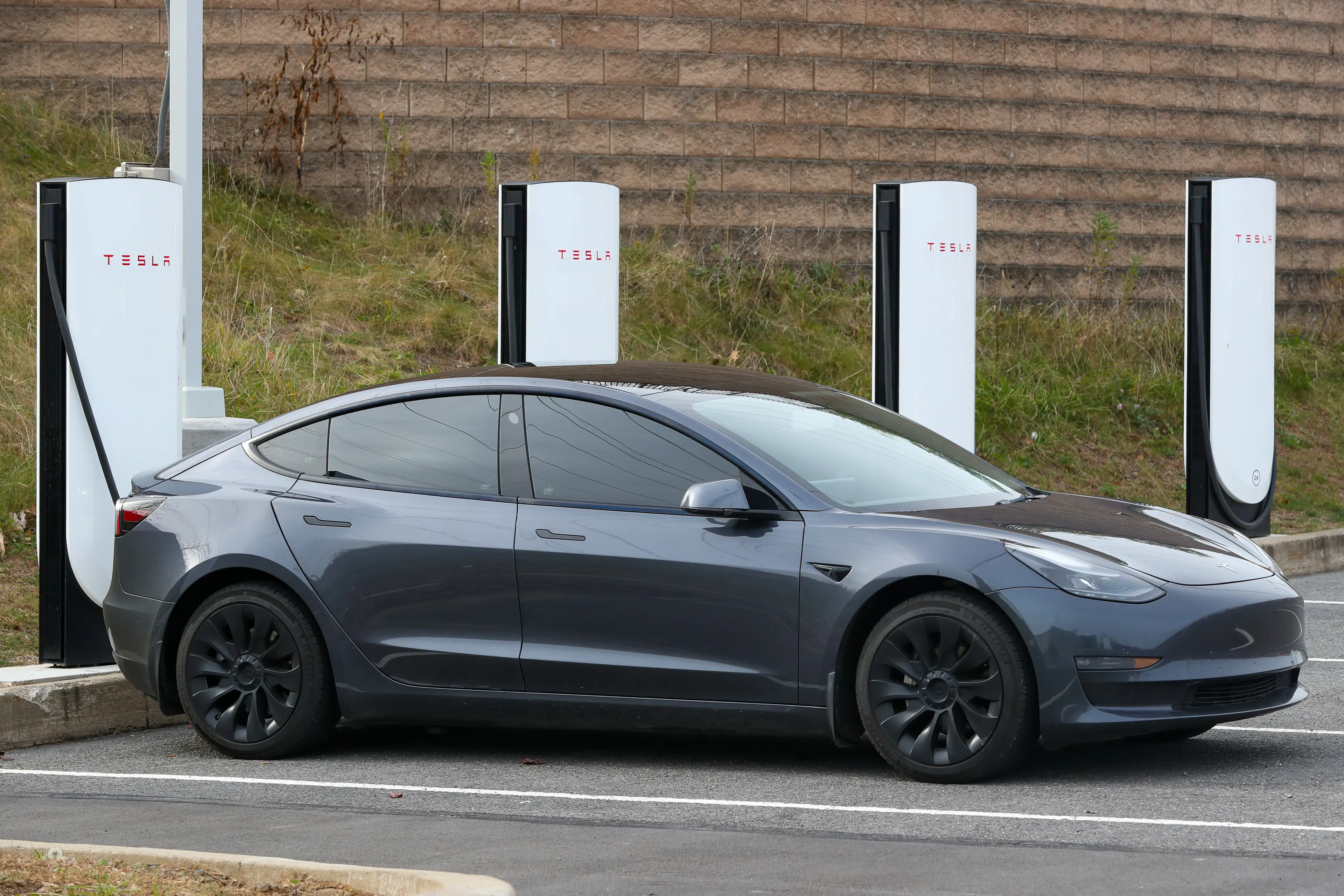 Tesla's are known for having a good battery life (Paul Weaver/SOPA Images/LightRocket via Getty Images)