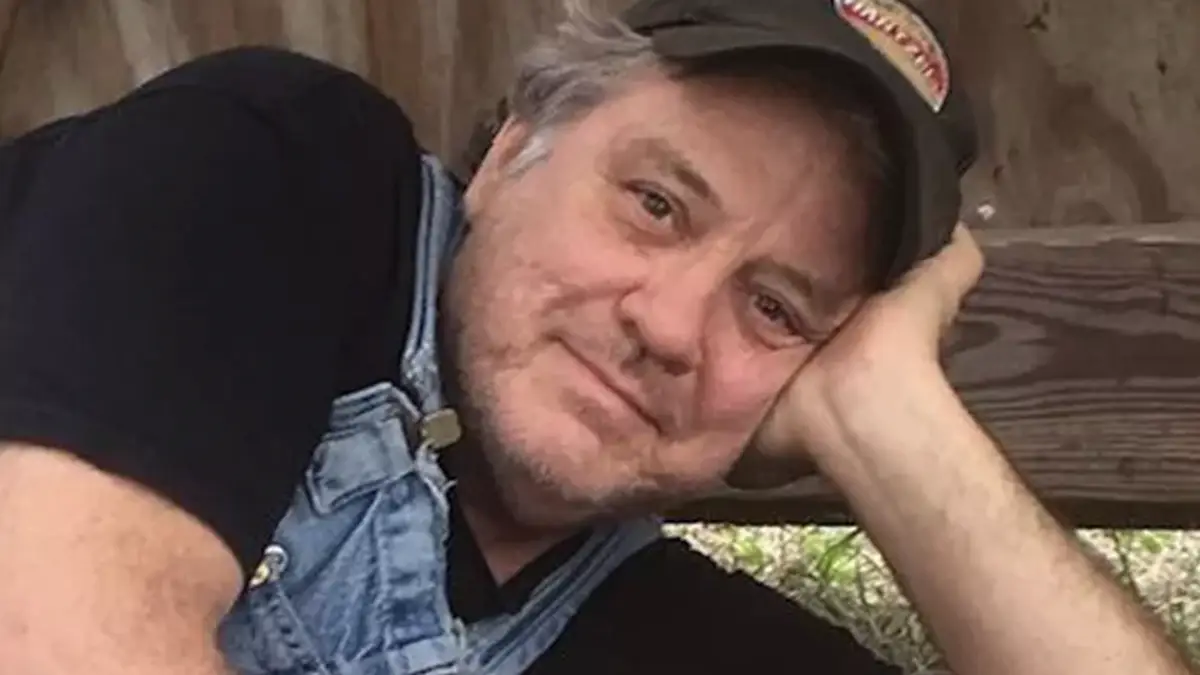 Gary Wolfelt died in a plane crash (Gary Wolfelt)