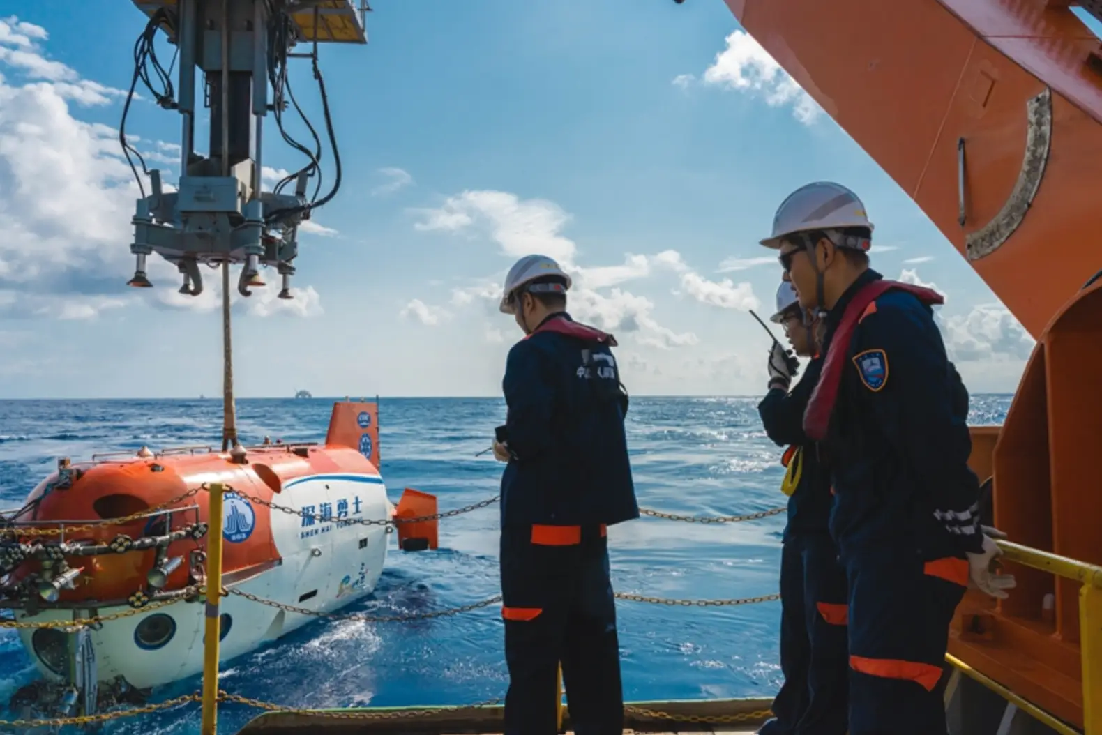 A submersible was used as part of the excavation. (National Cultural Heritage Administration)