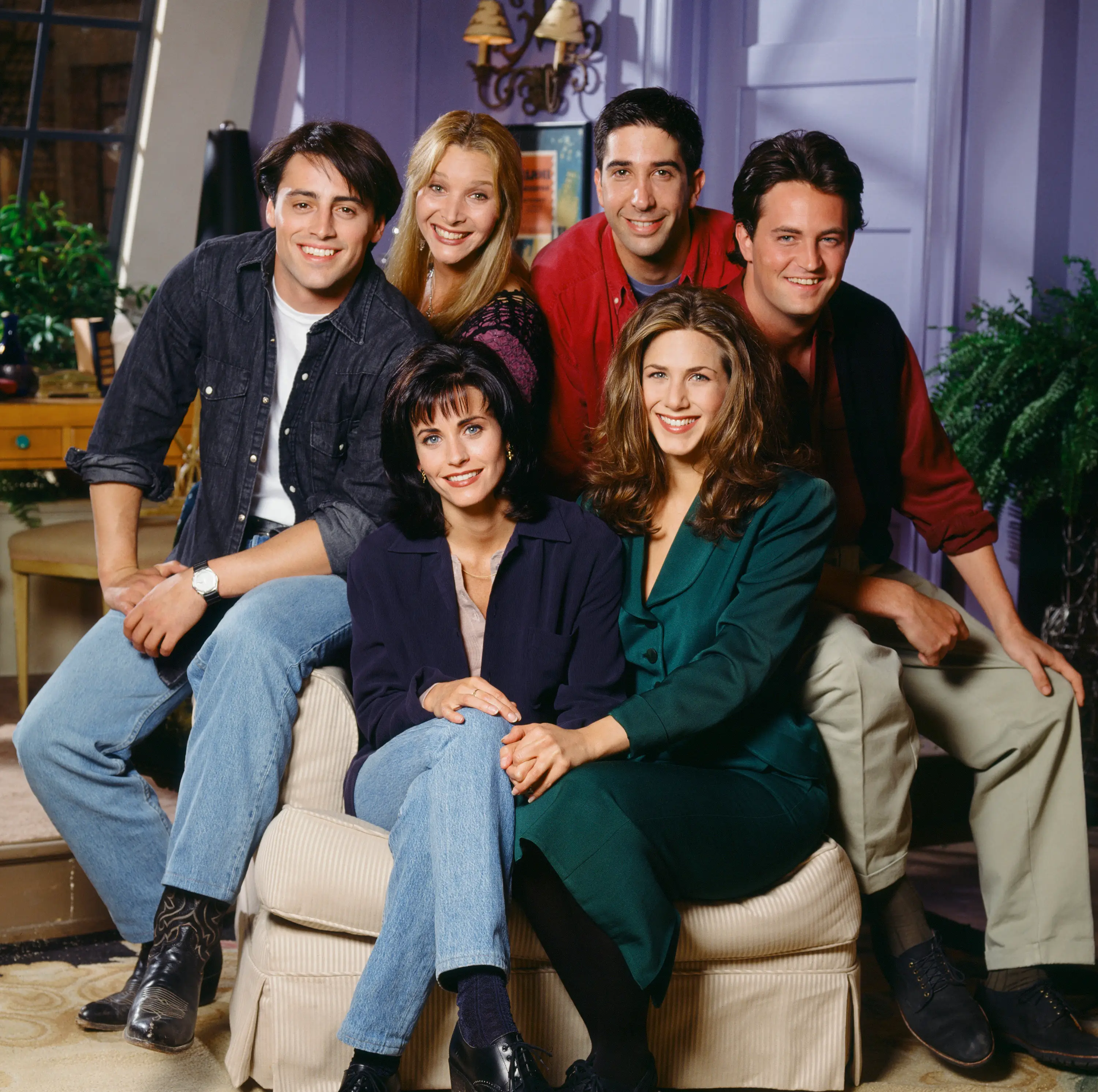 Matthew Perry seen with his Friends co-stars in 1994 (Reisig & Taylor/NBCU Photo Bank/NBCUniversal via Getty Images)