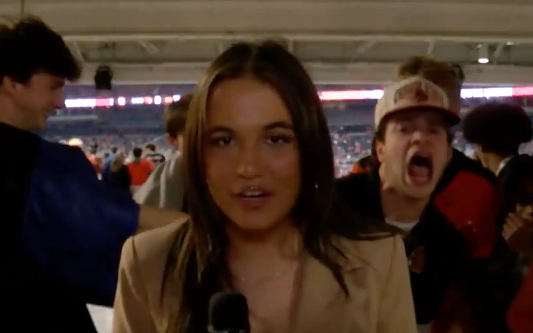 Cleary was commended by other reporters for her reaction (KEZI)