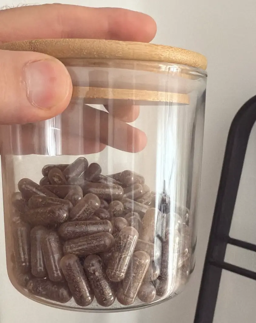 There has been little to no scientific evidence that placenta pills provide any health benefits (Instagram/@calvinharris)