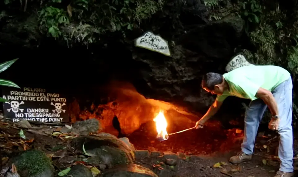 The cave is full of carbon dioxide (YouTube/gvr63)