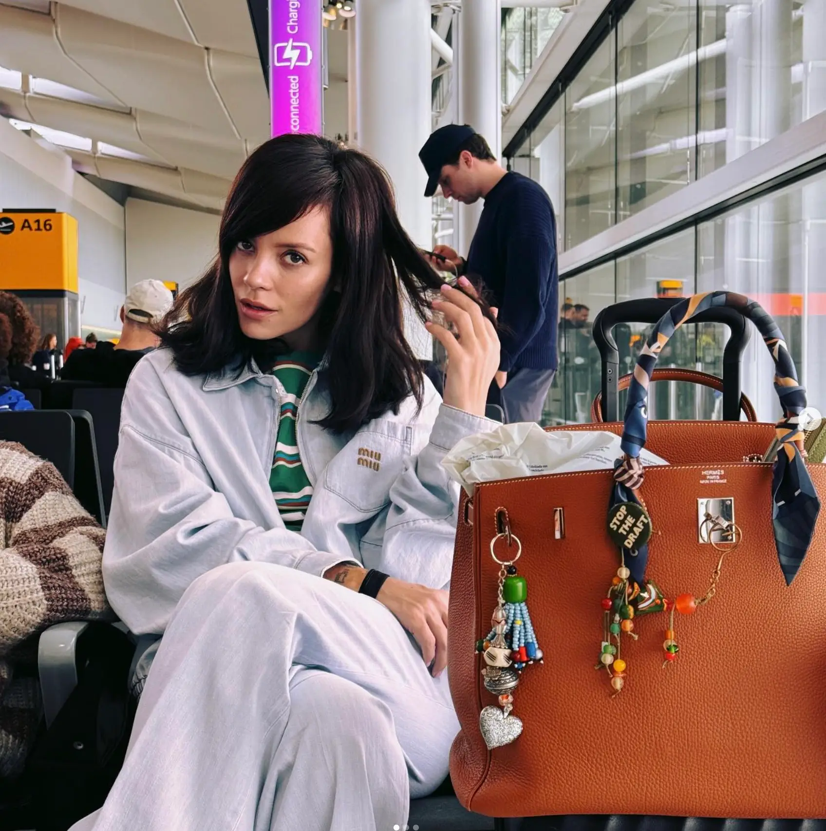 She might be a fashionista, but Lily Allen has no idea how to clean her clothes. (Instagram/@lilyallen)