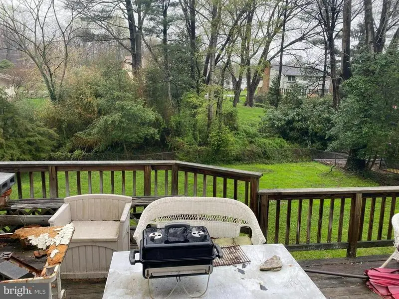 At least you get a decent garden.