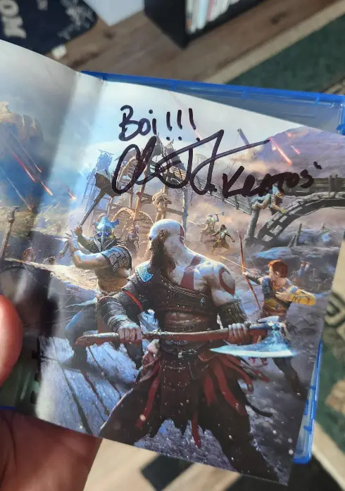 The fan paid for Judge to sign his God of War Ragnarök video game case. (Reddit/u/Glum_Mistake7598)