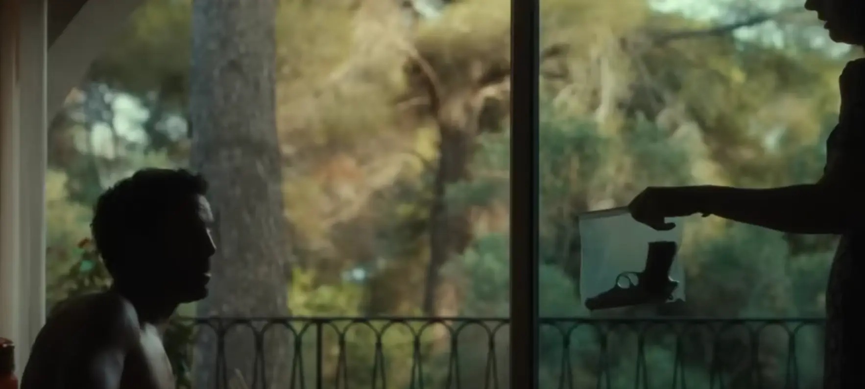 Under a Dark Sun has a few twists and turns (Netflix)