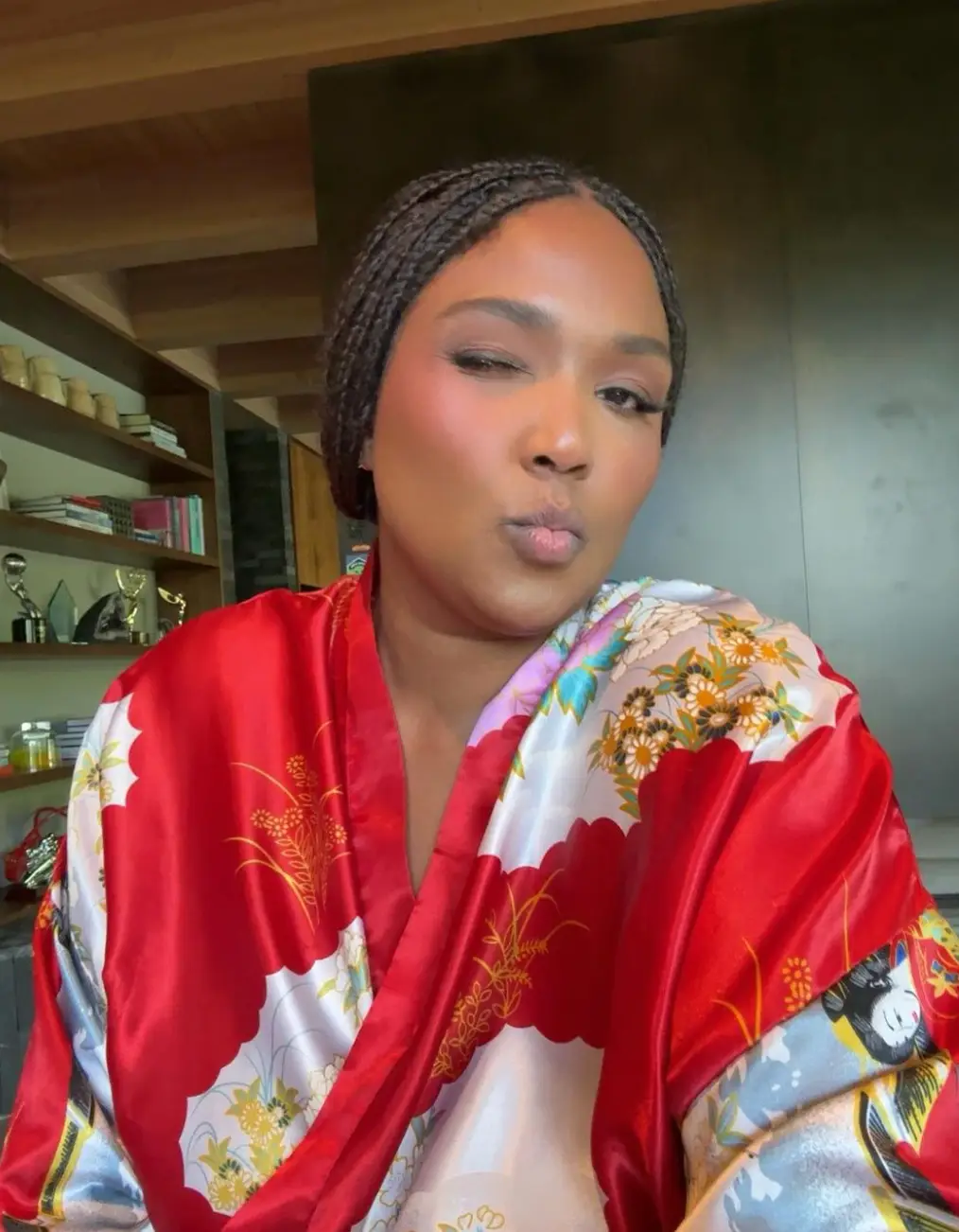 Lizzo has been showcasing her weight loss transformation (Instagram/lizzobeeating)