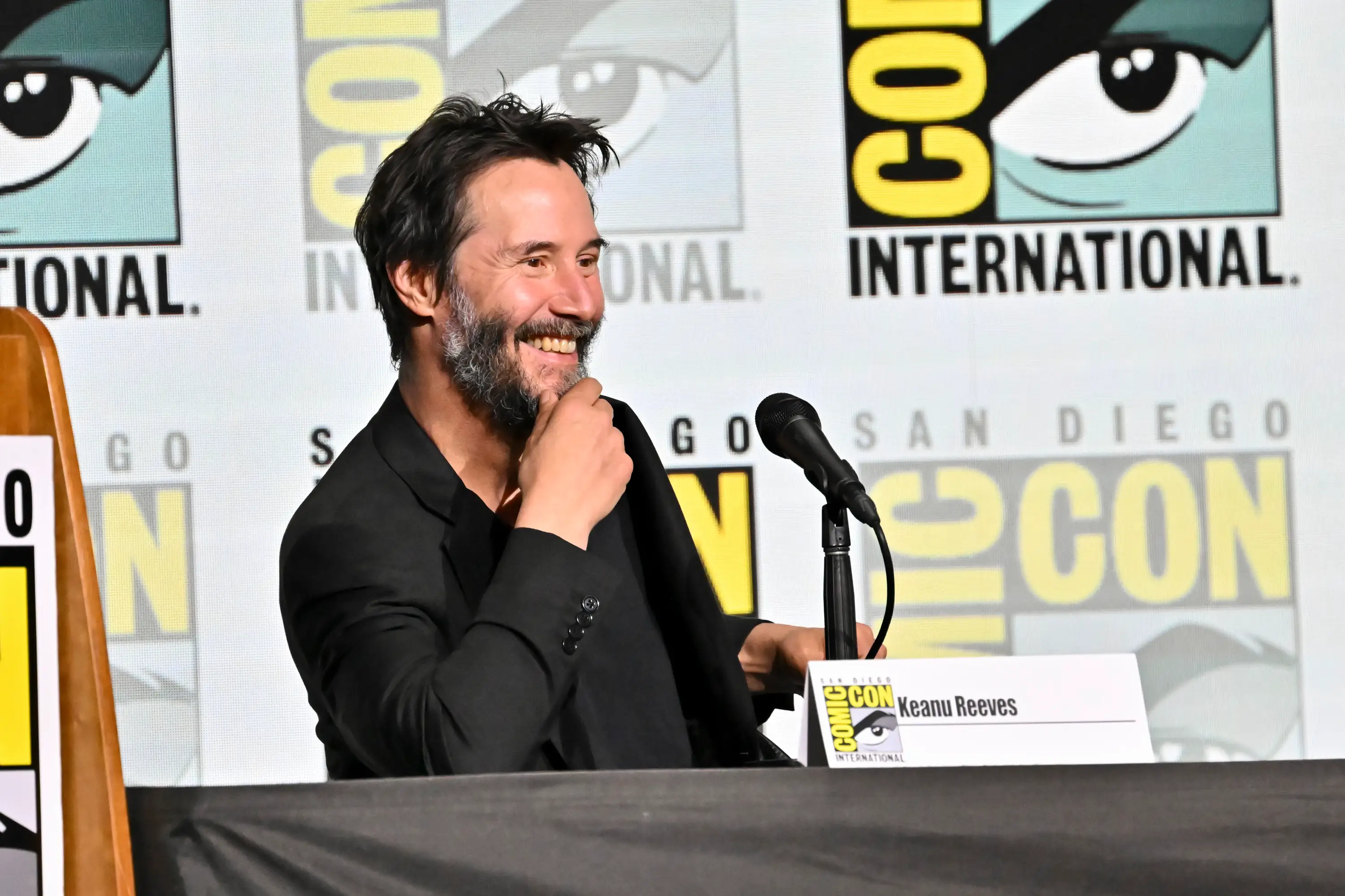 Keanu Reeves likely would have won more fans if he actually made it to an NFL team (Michael Buckner/Variety via Getty Images)