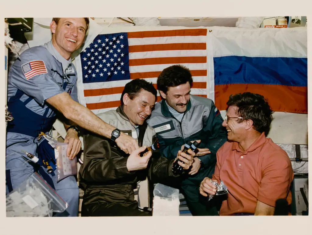 Linenger (far left) onboard Mir, alongside Valeri Korzun, Aleksandr Kaleri and John Blaha (Space Frontiers/Archive Photos/Hulton Archive/Getty Images)