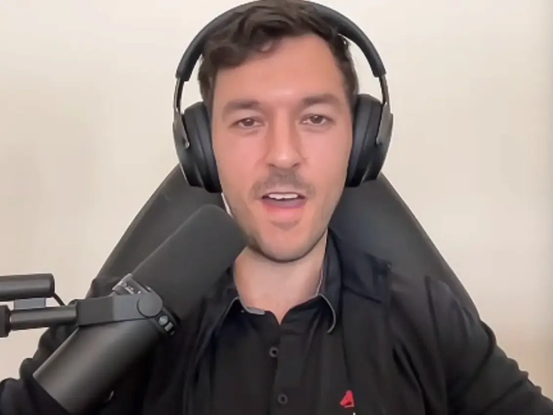 Dr Michalski would smoke nightly from the ages of 19 to 27  (UNILAD)