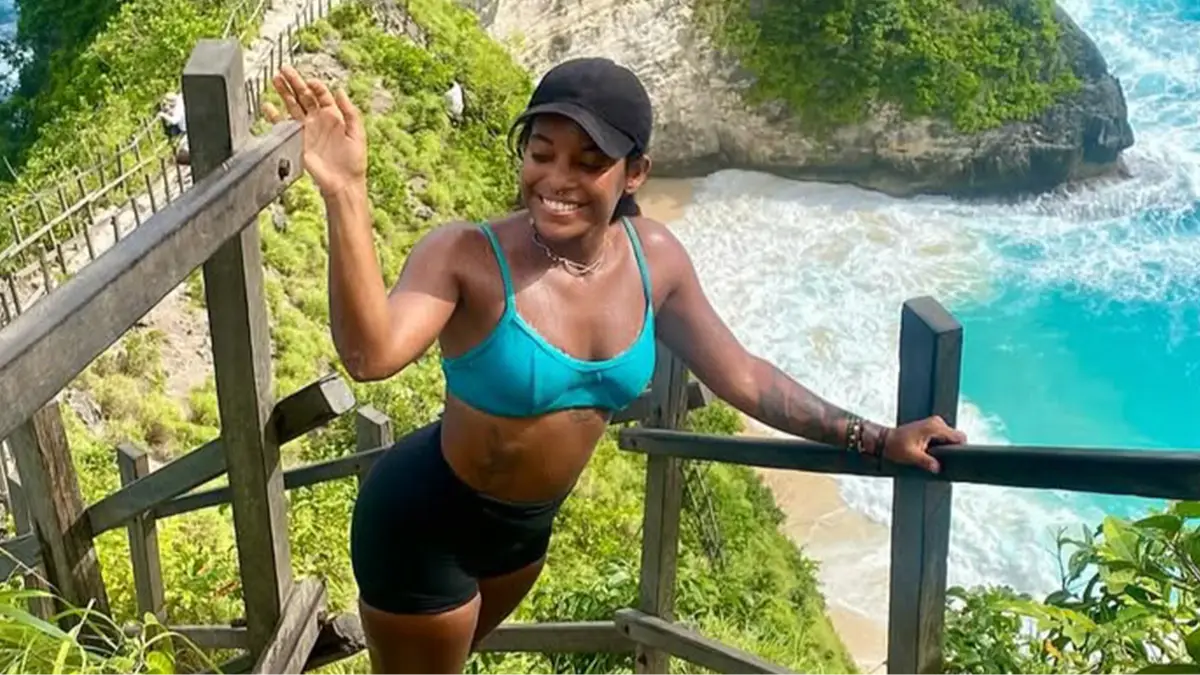 Instagram/@ajulianamarins