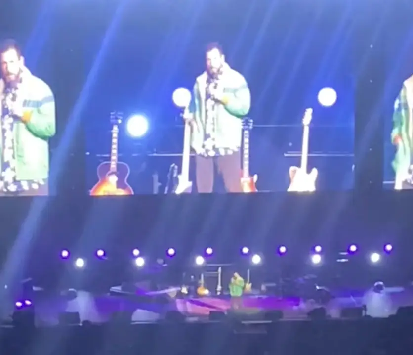 Adam Sandler stopped his gig so responders could concentrate.