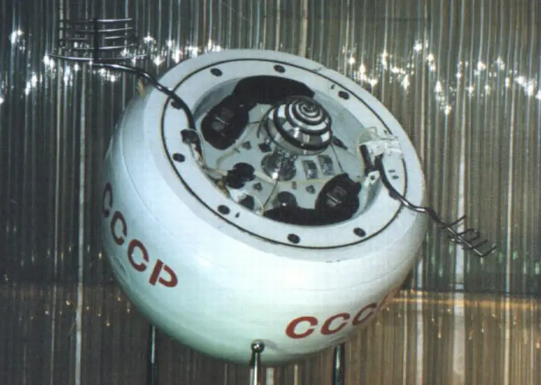 A replica of the satellite set to crash down to Earth (Planet 4589)