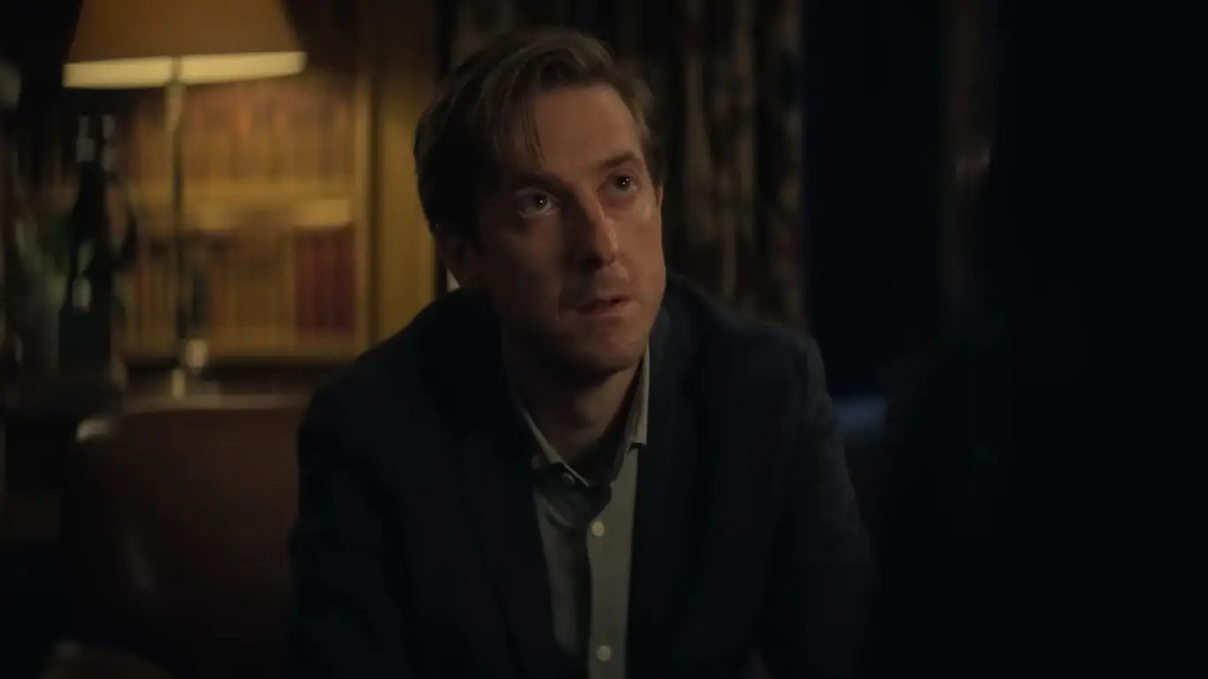 Arthur Davill as Richard Madoc.