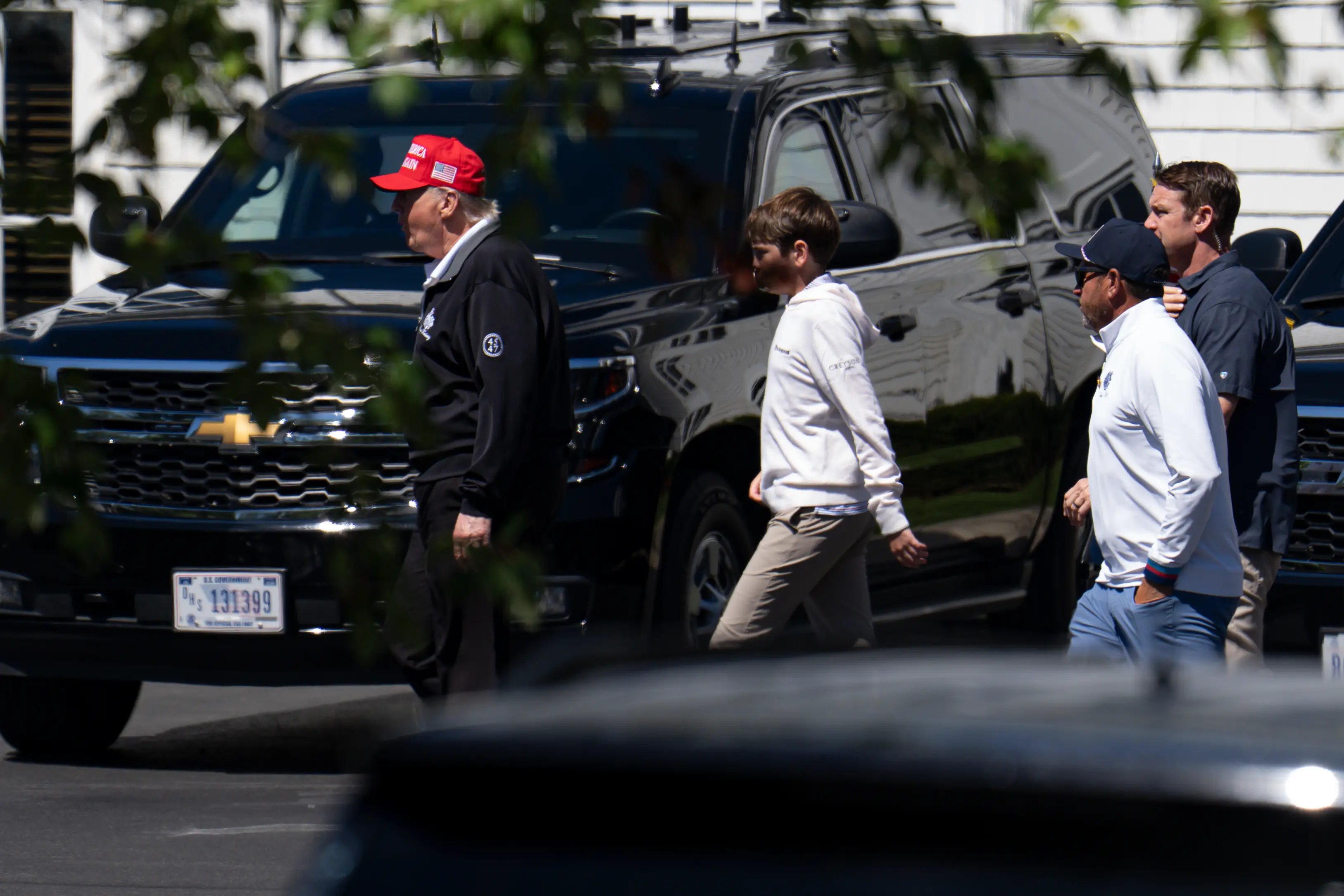 Pictures of Trump over the weekend dismissed speculation (Kayla Bartkowski/Getty Images)