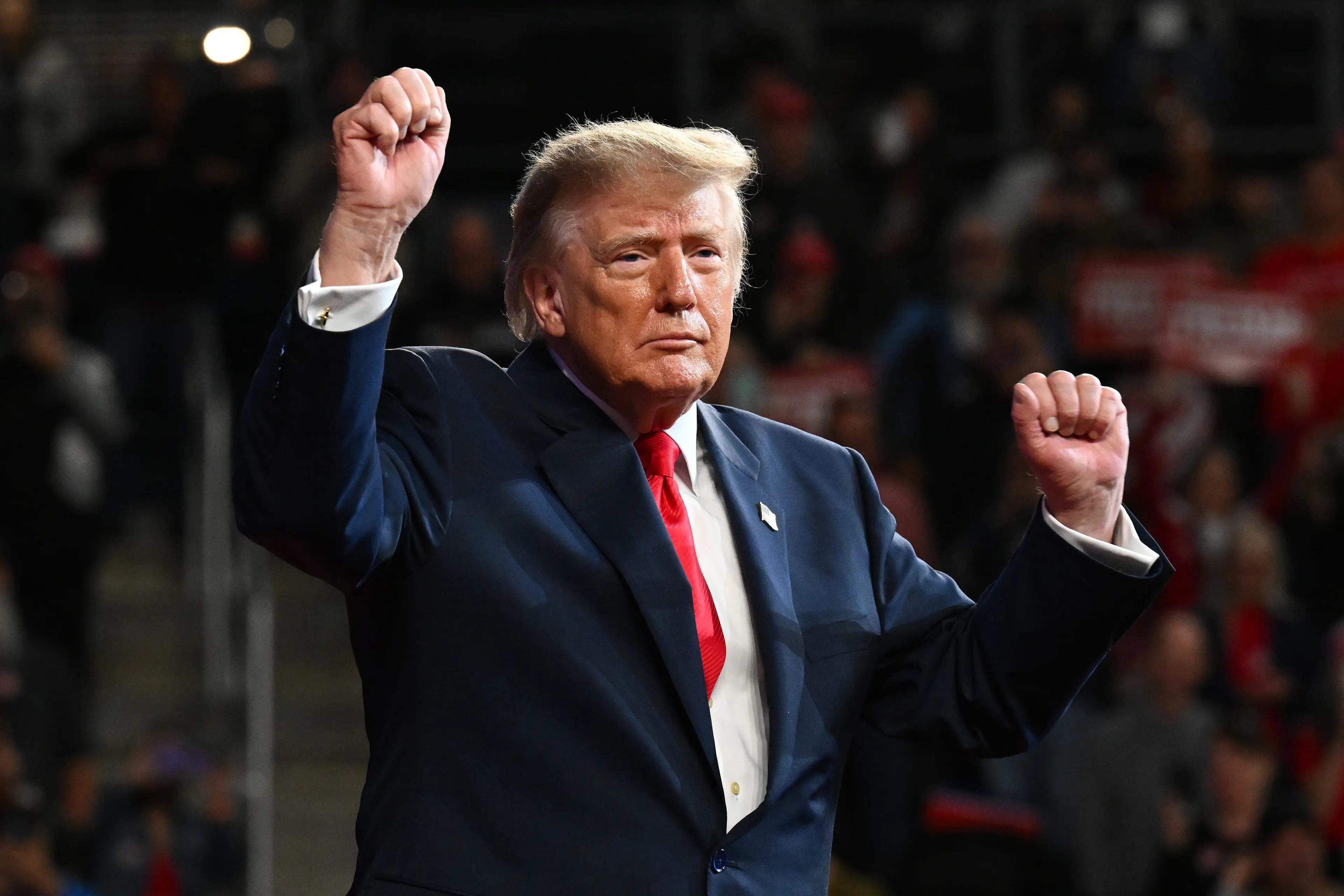 Despite wanting to change the name of the Atlantic and Pacific, Trump won't be doing such with the Mississippi (Roberto Schmidt/Getty Images)