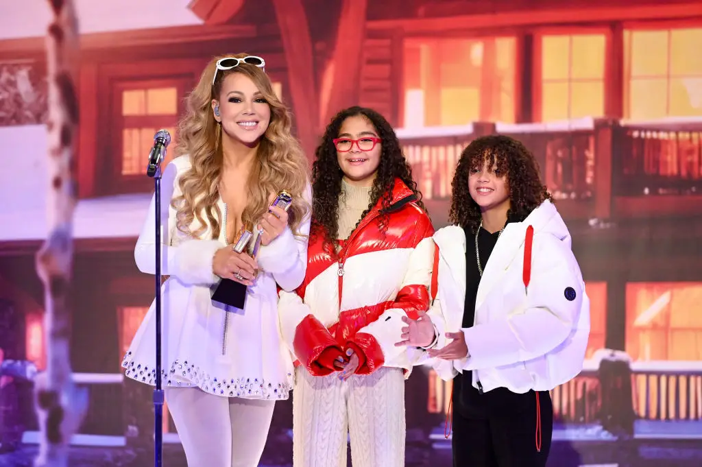 Carey and the twins (Gilbert Flores/Penske Media via Getty Images)