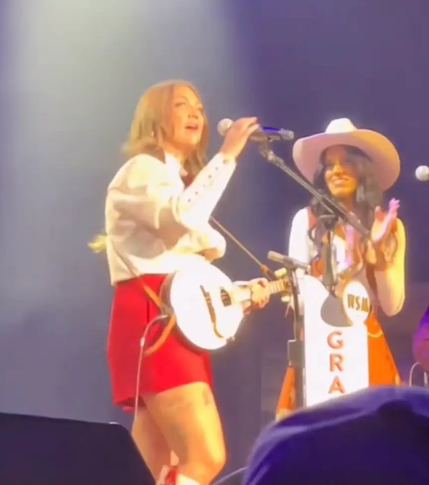 The set was chaotic to say the least.