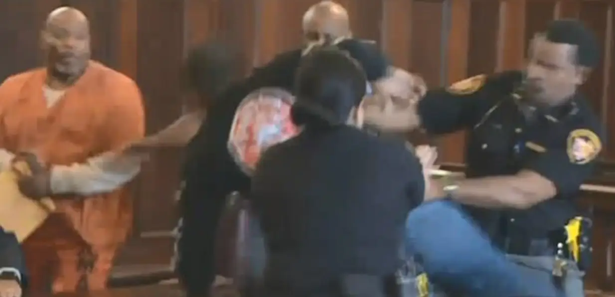 The killer was attacked in dramatic scenes.