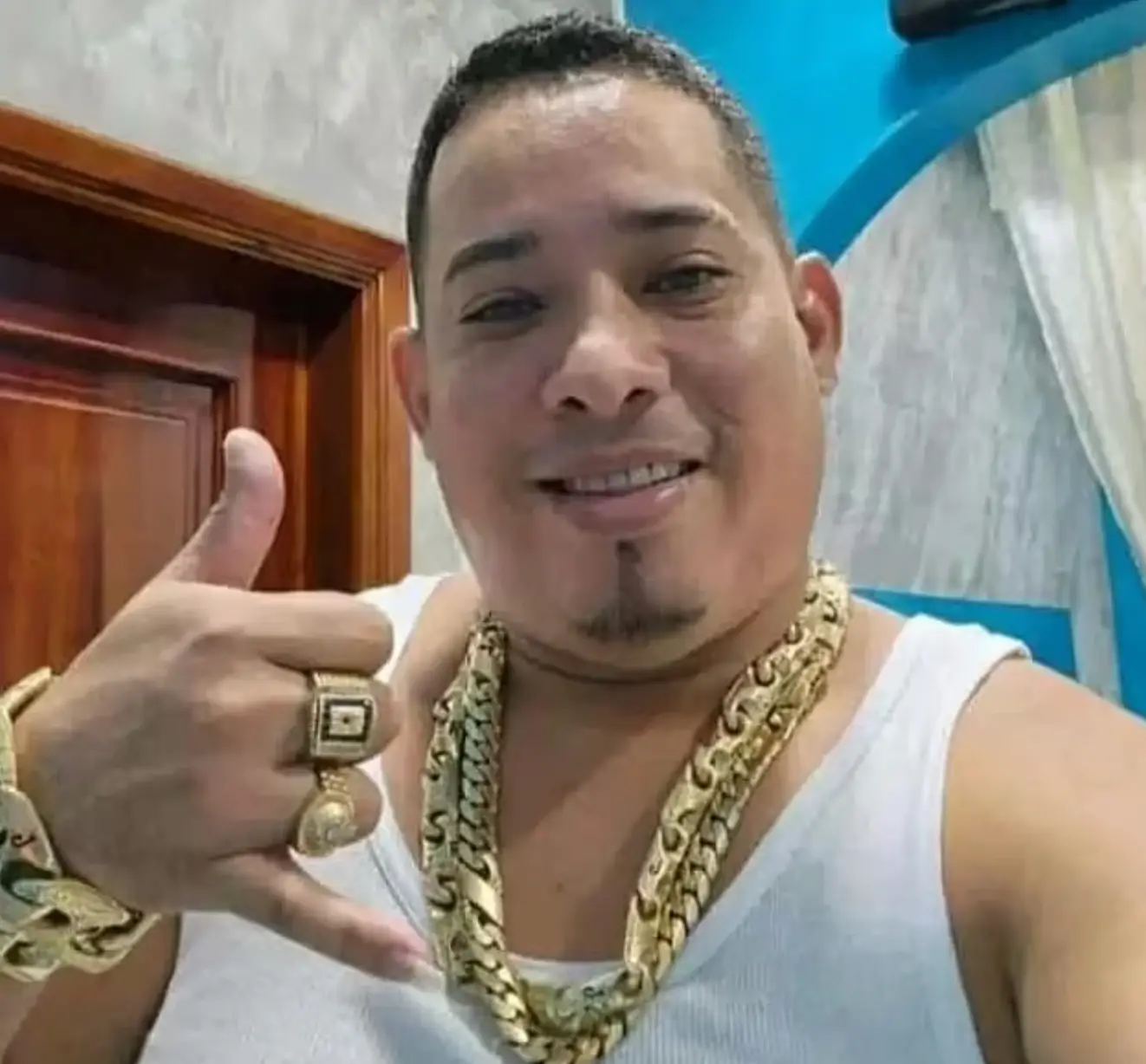 Júnior Roldán's body has gone missing from a crypt in Columbia.