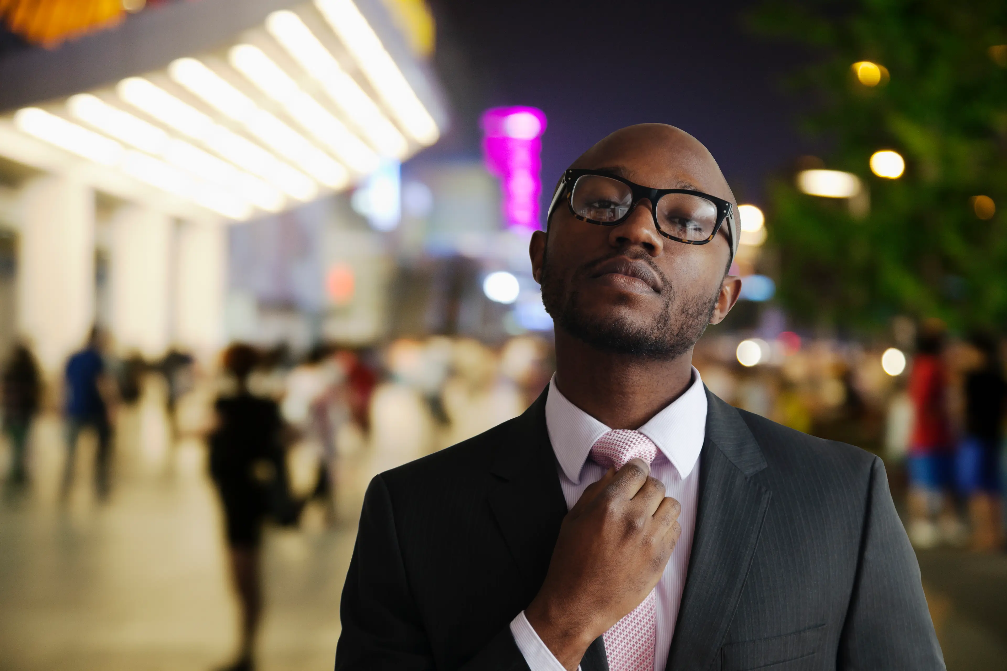 The researchers found that men were more likely to score high for narcissistic traits than women. (Getty Stock)