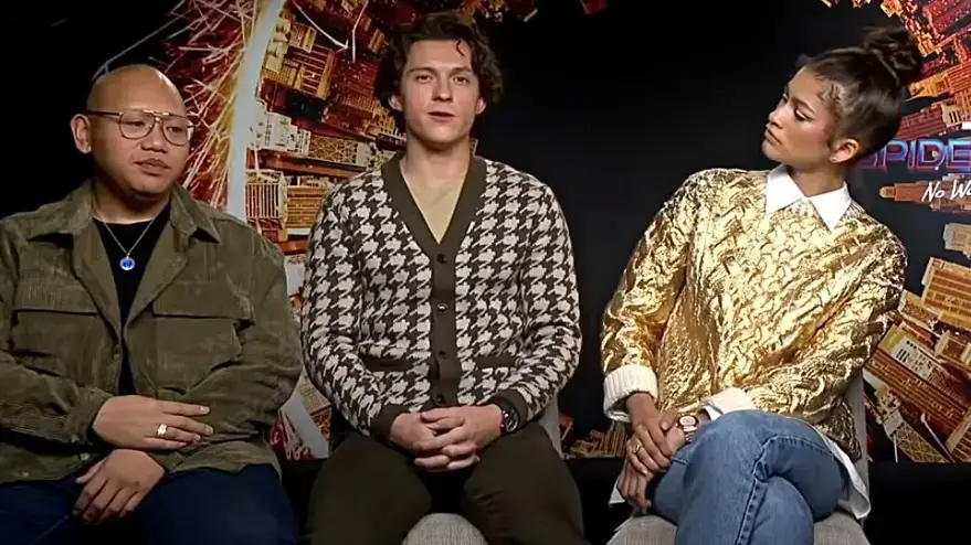 peaking to Tara Hitchcock, Tom Holland, Zendaya and Jacob Batalon were asked about the movie spoilers they wished they didn’t know.