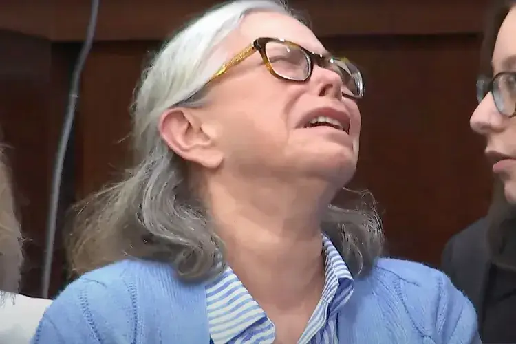 Adelson broke down in court (Tallahassee Democrat/YouTube)