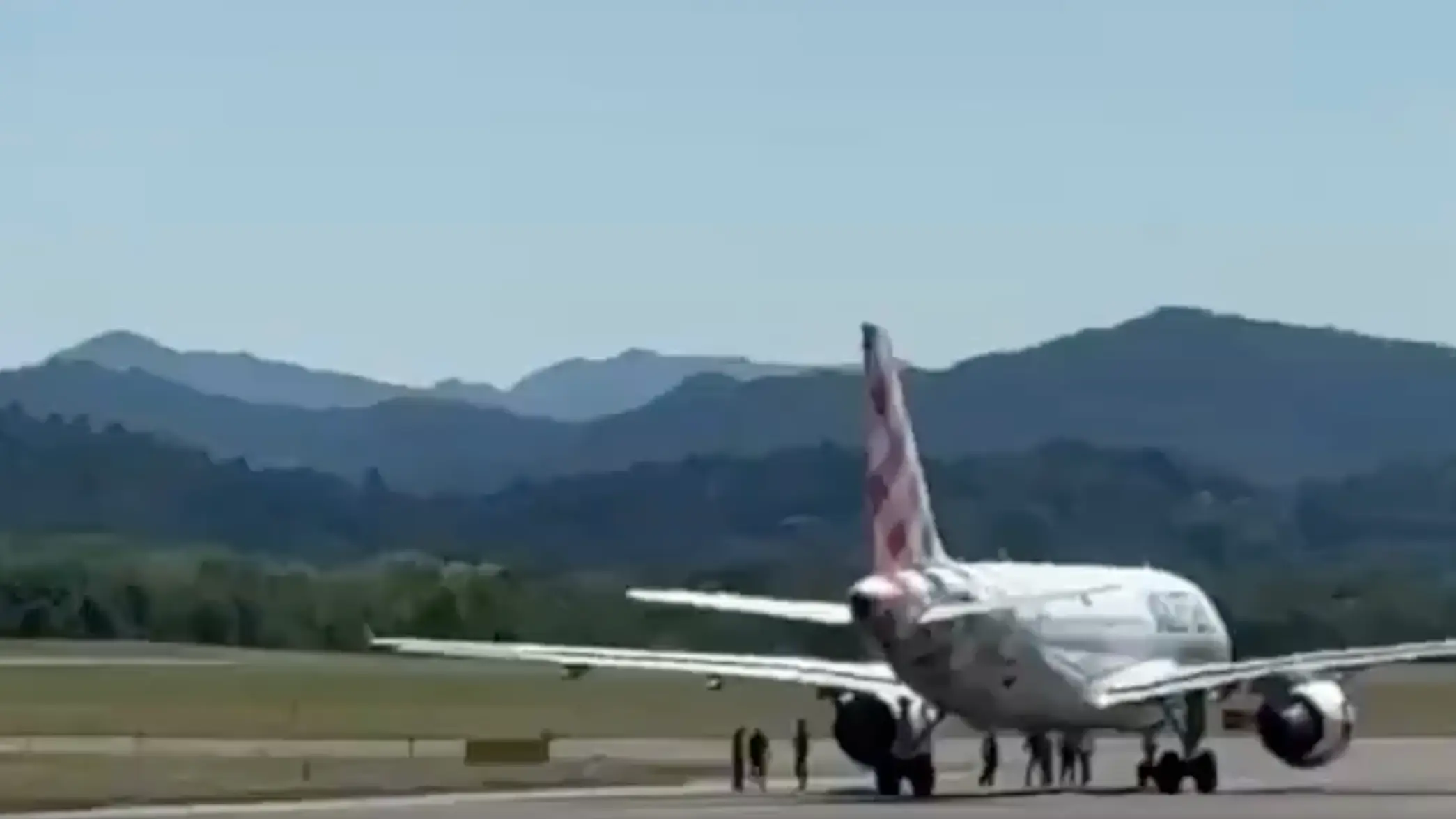 Twitter/Flight Emergency