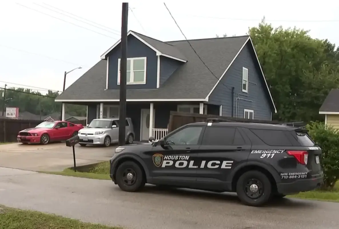 Police pictured at the scene (YouTube/KHOU 11)