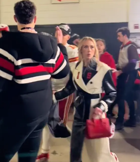 Brittany was seen asking an employee off-camera for help, much to the annoyance of social media users.