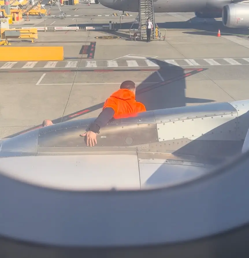 It's likely that the man in question will face charges. (@ghostassasin27/Twitter)