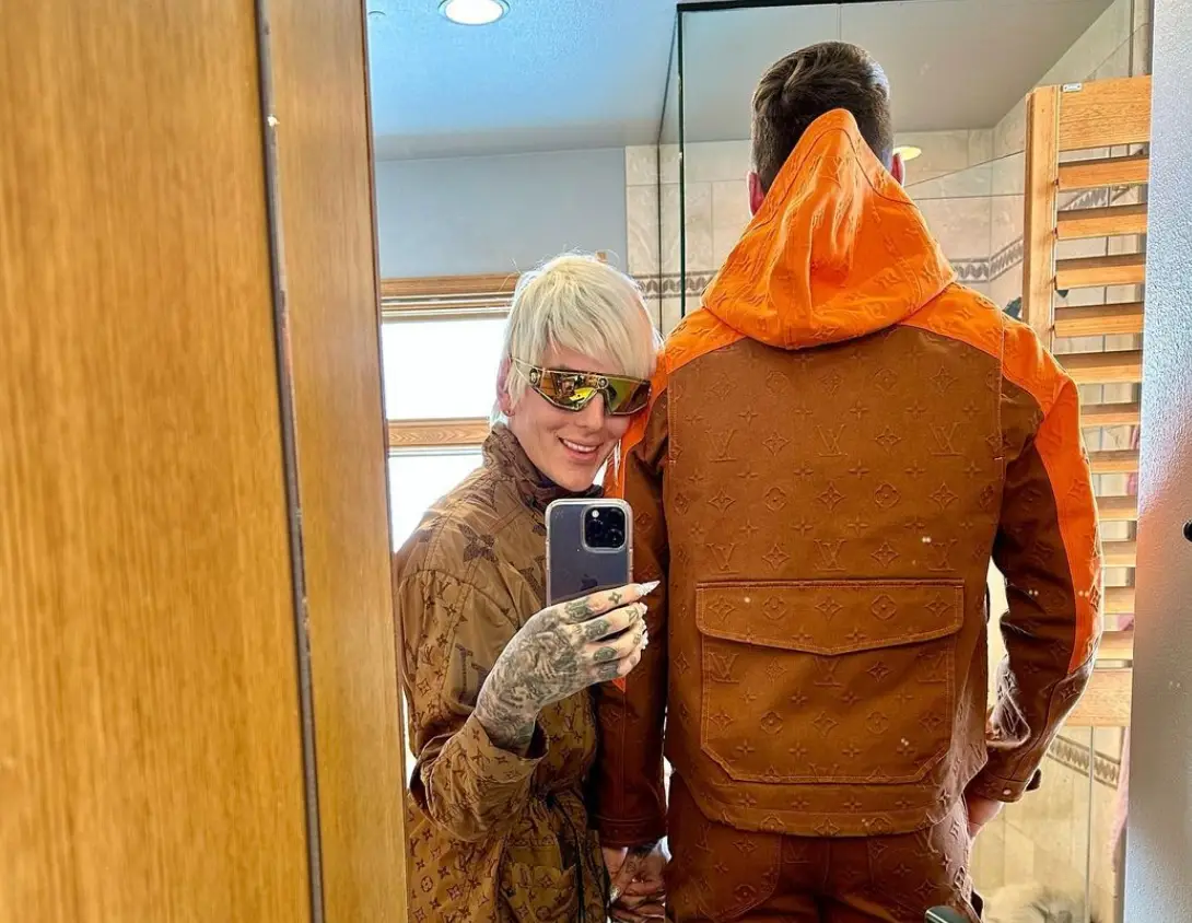 Star has uploaded other posts with NFL stars teasing his fans.