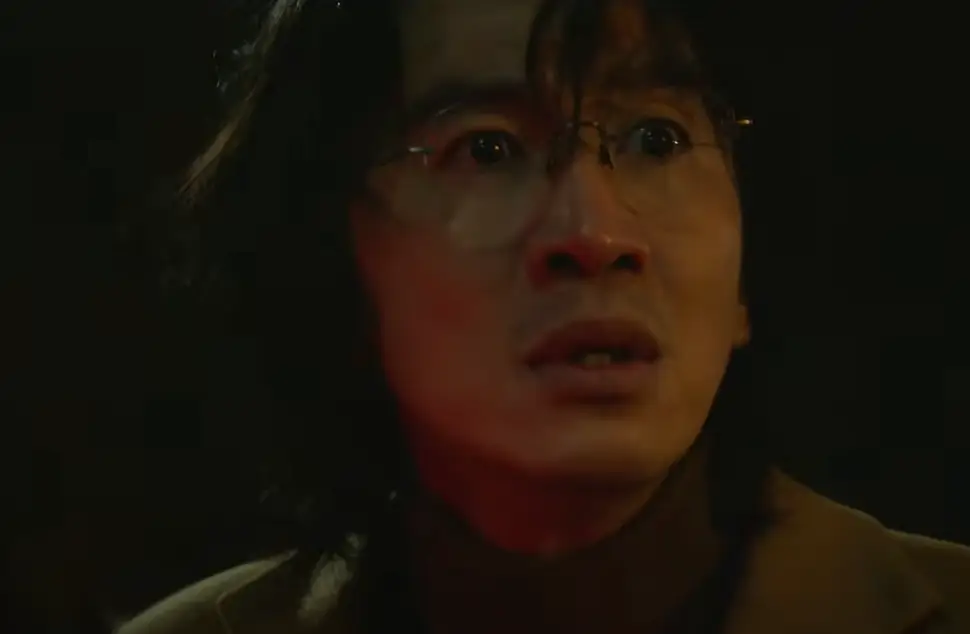 The new series sees six characters' lives intertwine (Netflix)