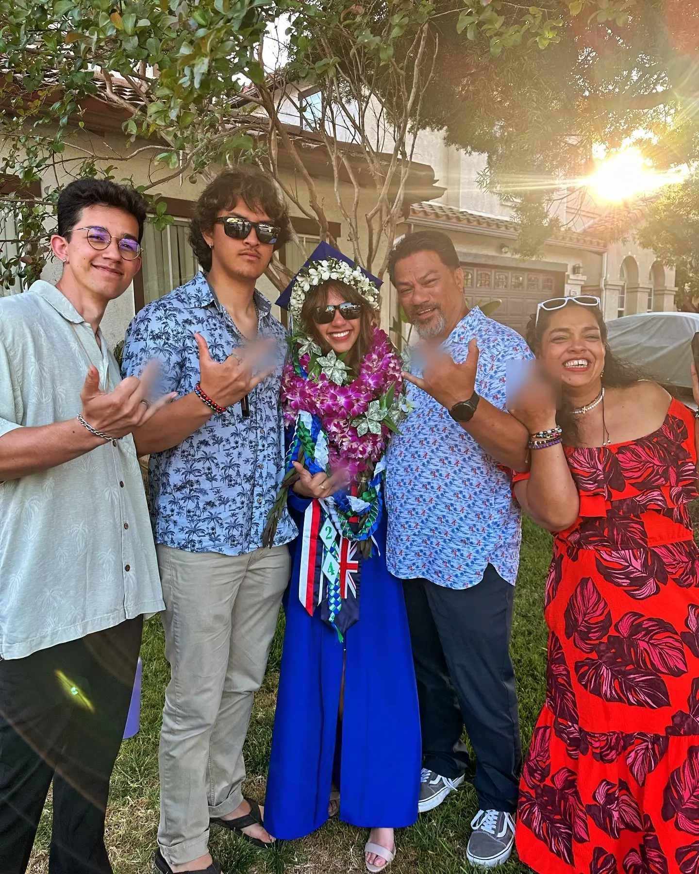 Sophia and her family celebrated her graduation at home instead. (kainoa_2005/Instagram)