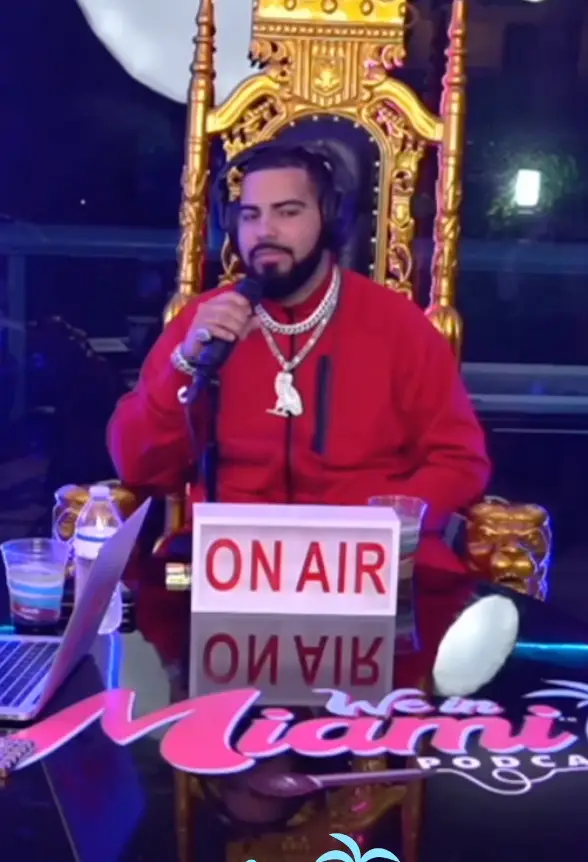 Fake Drake has challenged Drake to a $1million celebrity boxing match.