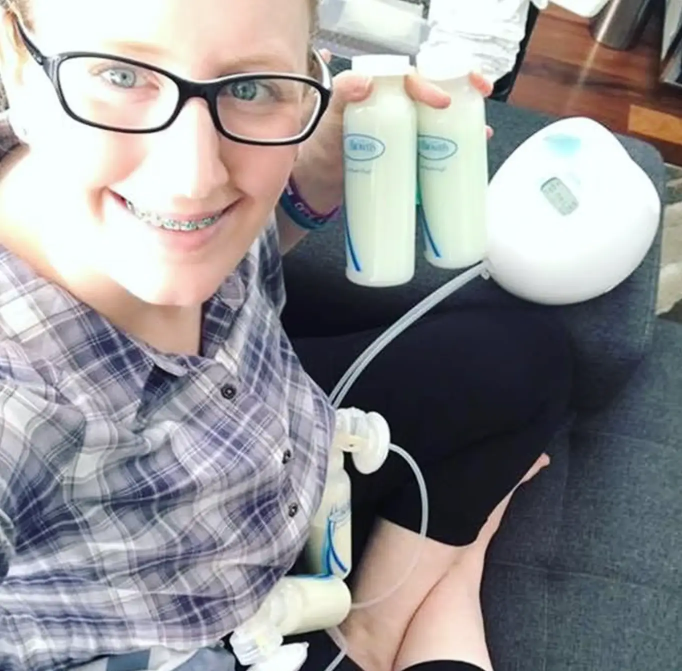 Elisabeth Anderson-Sierra has a rare condition that causes her to overproduce milk (oneounceatatime/Instagram)