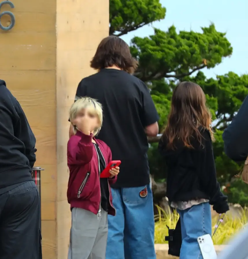 Reign Disick gave the middle finger to paps in LA.