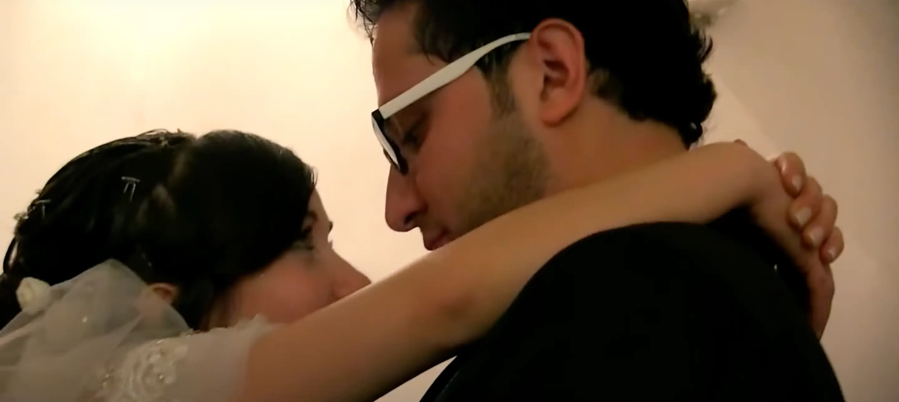 Waad and Hamza marry in Aleppo, from For Sama.