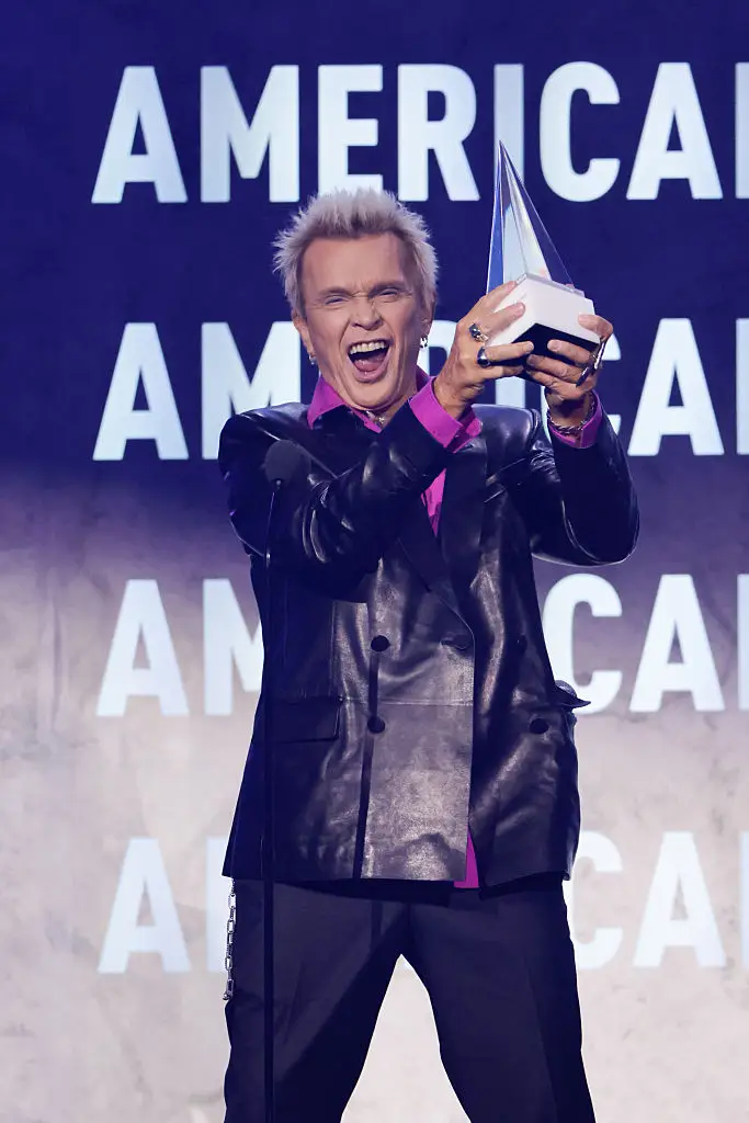 Idol proudly showed off his new award (Francis Specker/CBS via Getty Images)