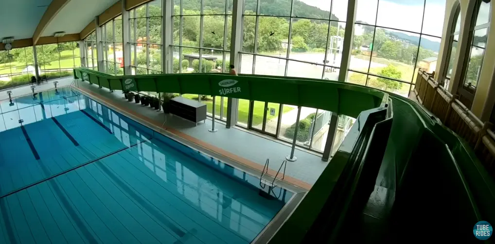 The indoor standing slide is for beginners (YouTube/TUBERIDES)