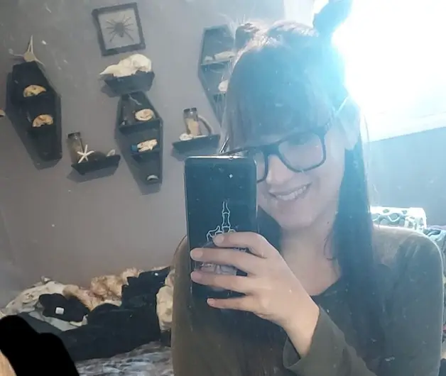 Mandi first used the drugs for the wrong reasons at 17 years old (Kennedy News and Media)